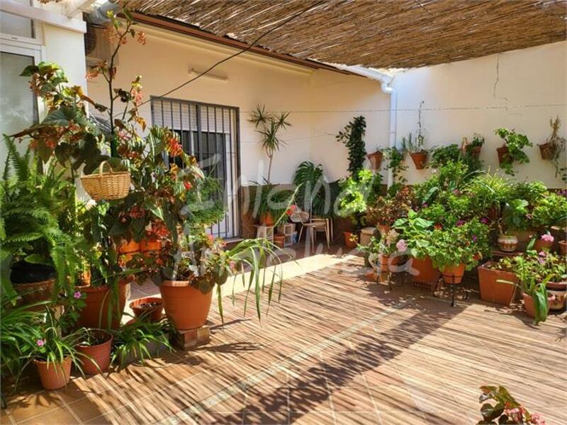 3 slaapkamer Gezinswoning Te koop