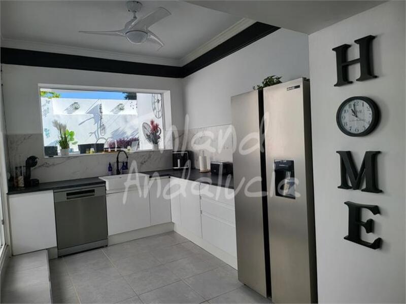 3 bedroom Townhouse for sale