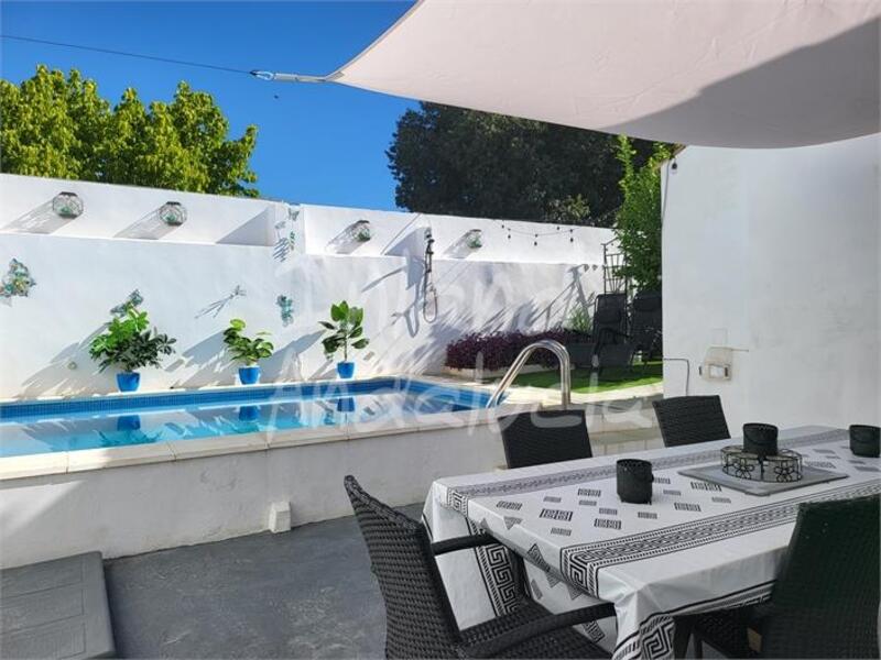 3 bedroom Townhouse for sale