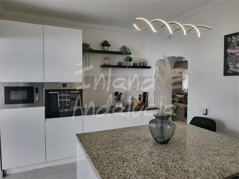 3 bedroom Townhouse for sale