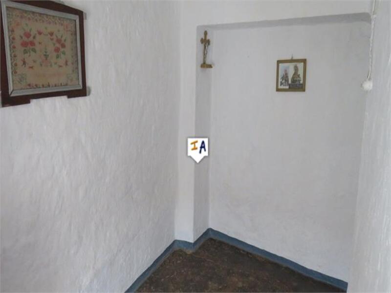 5 bedroom Townhouse for sale