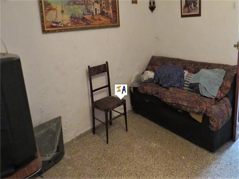 5 bedroom Townhouse for sale
