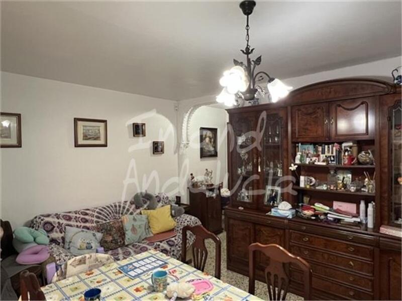 4 slaapkamer Gezinswoning Te koop