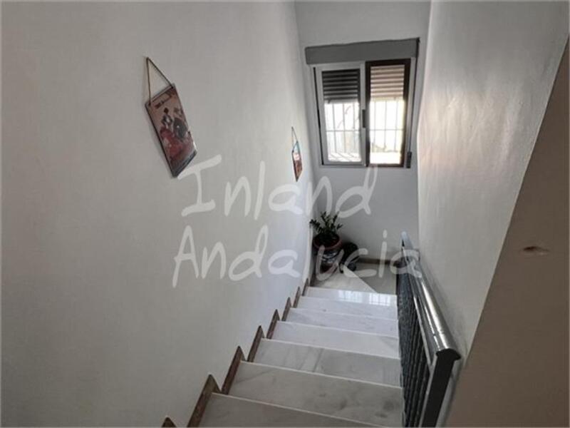 4 slaapkamer Gezinswoning Te koop