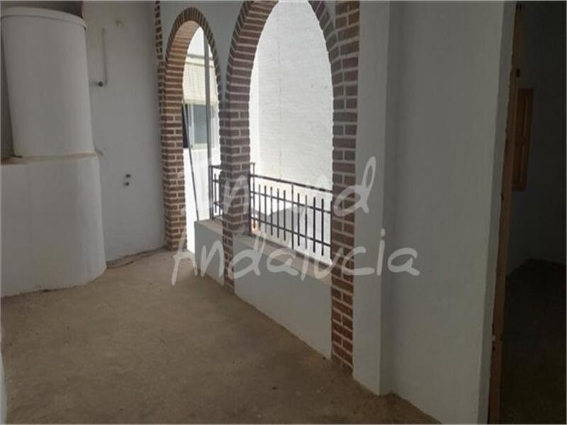 4 bedroom Townhouse for sale