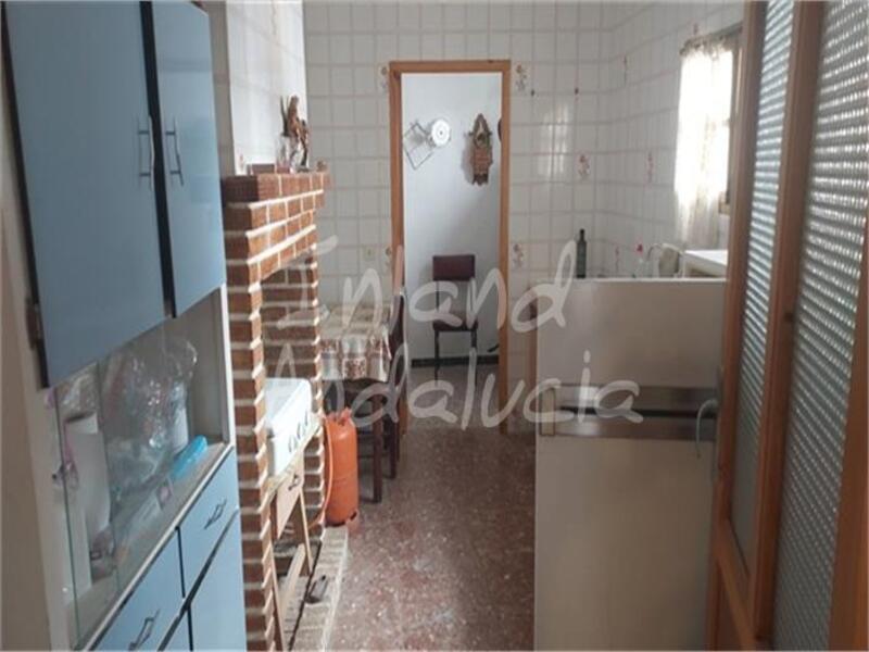 4 bedroom Townhouse for sale
