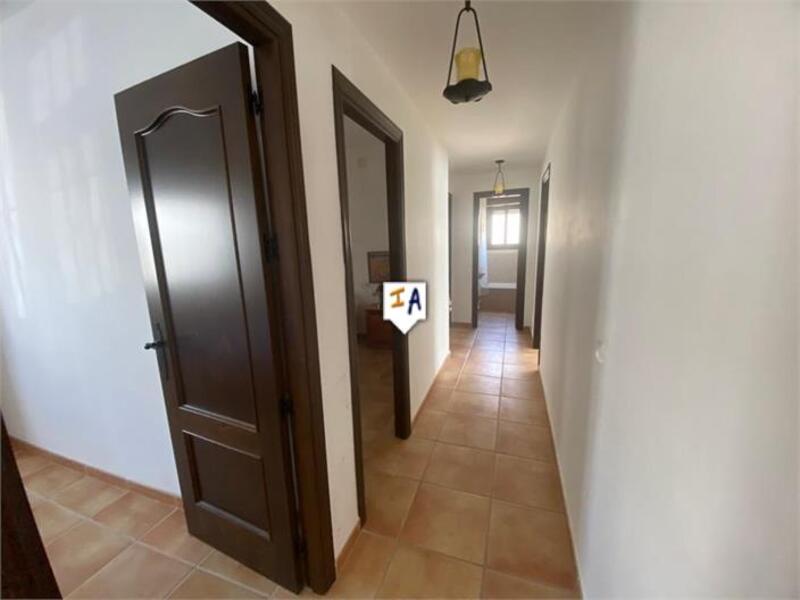 4 bedroom Townhouse for sale