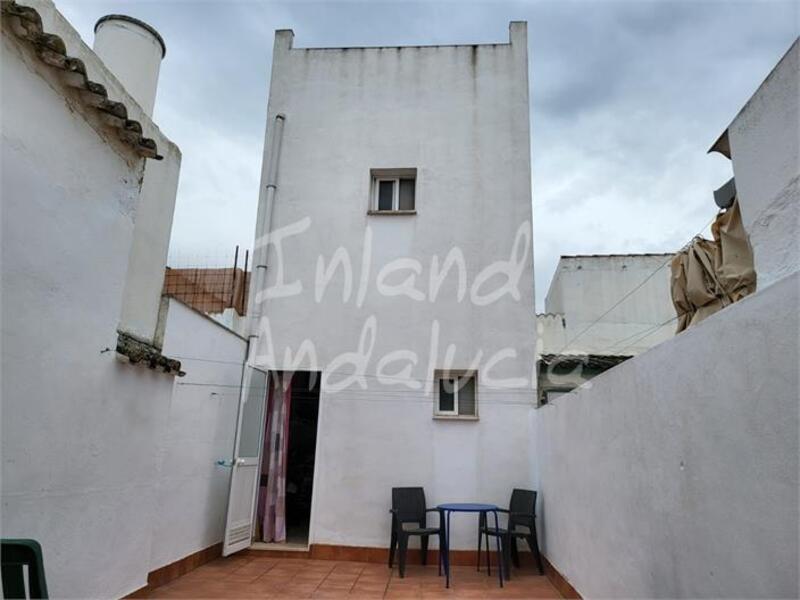 4 bedroom Townhouse for sale