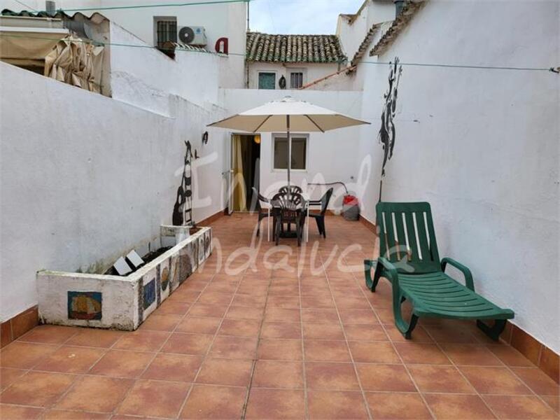 4 bedroom Townhouse for sale