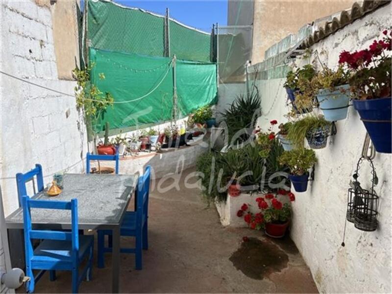 2 bedroom Townhouse for sale