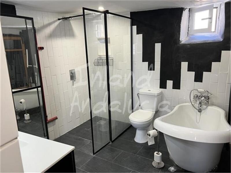 2 bedroom Townhouse for sale