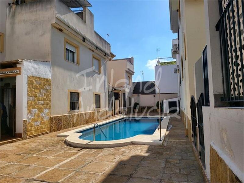 3 bedroom Townhouse for sale