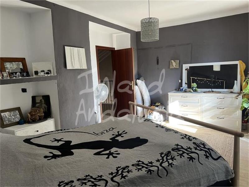 3 slaapkamer Gezinswoning Te koop