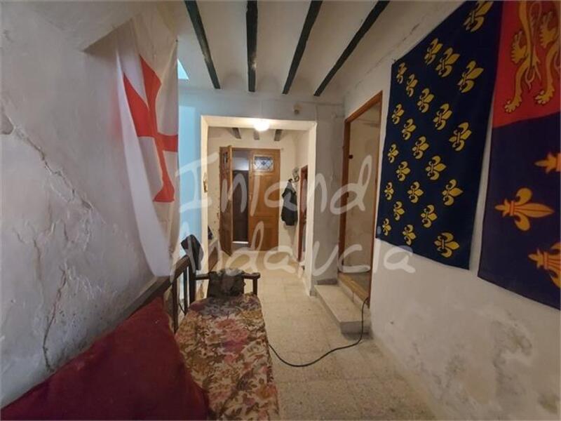 5 bedroom Townhouse for sale