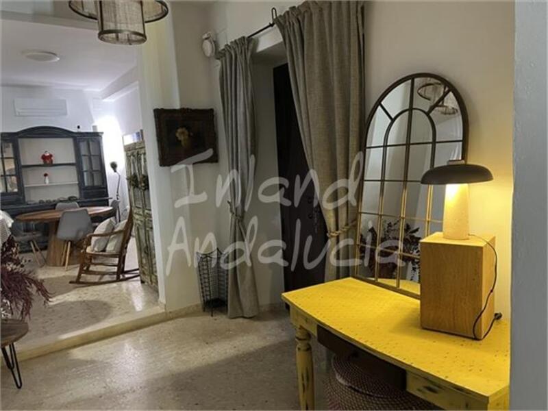 4 bedroom Townhouse for sale