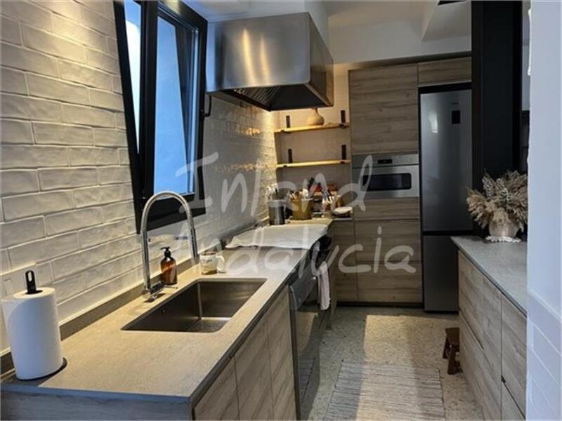 4 bedroom Townhouse for sale