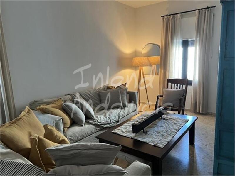 4 bedroom Townhouse for sale