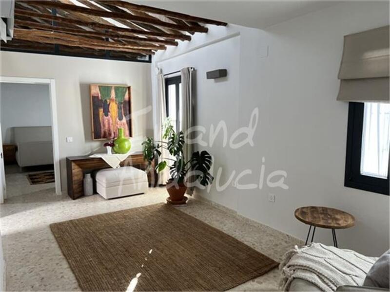 4 bedroom Townhouse for sale