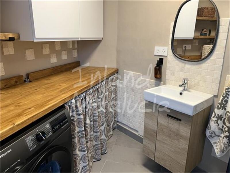 4 bedroom Townhouse for sale