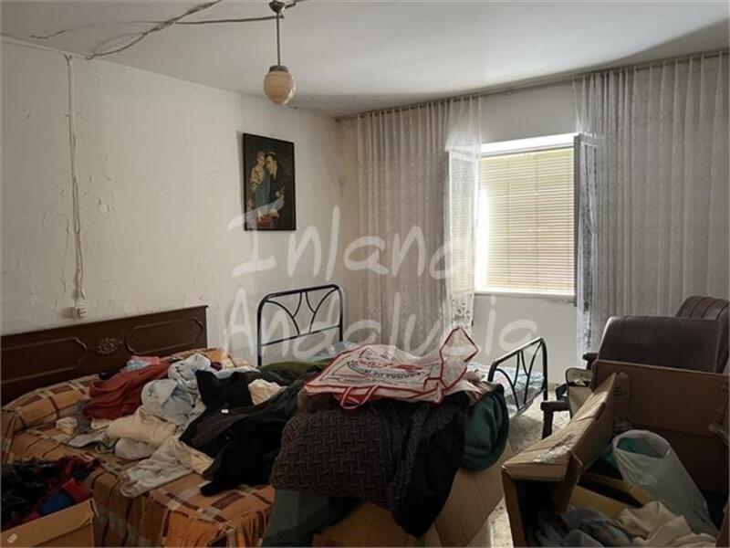 4 bedroom Townhouse for sale