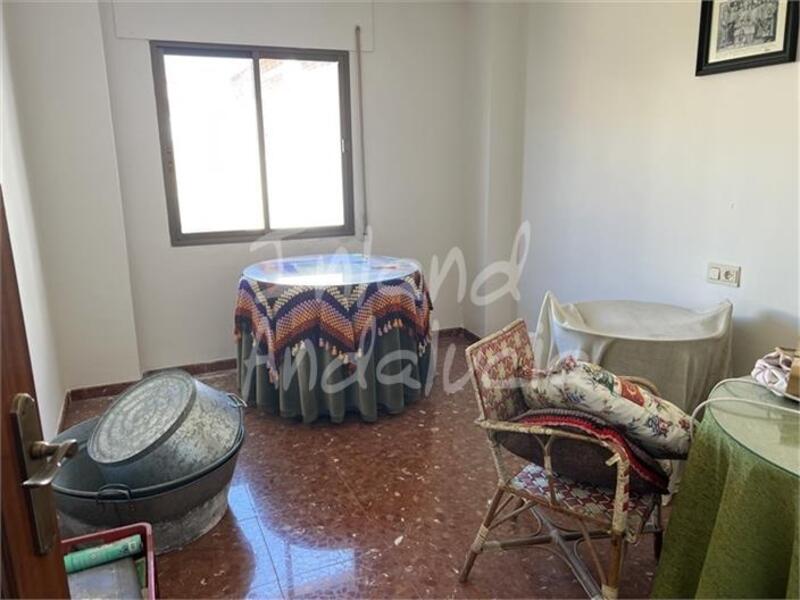 4 bedroom Townhouse for sale