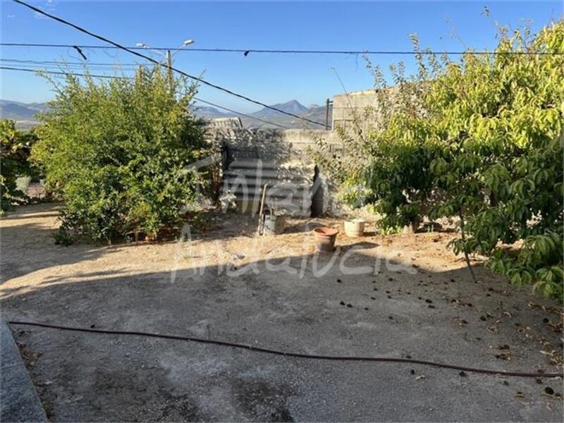 4 bedroom Townhouse for sale