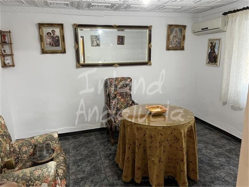 4 bedroom Townhouse for sale