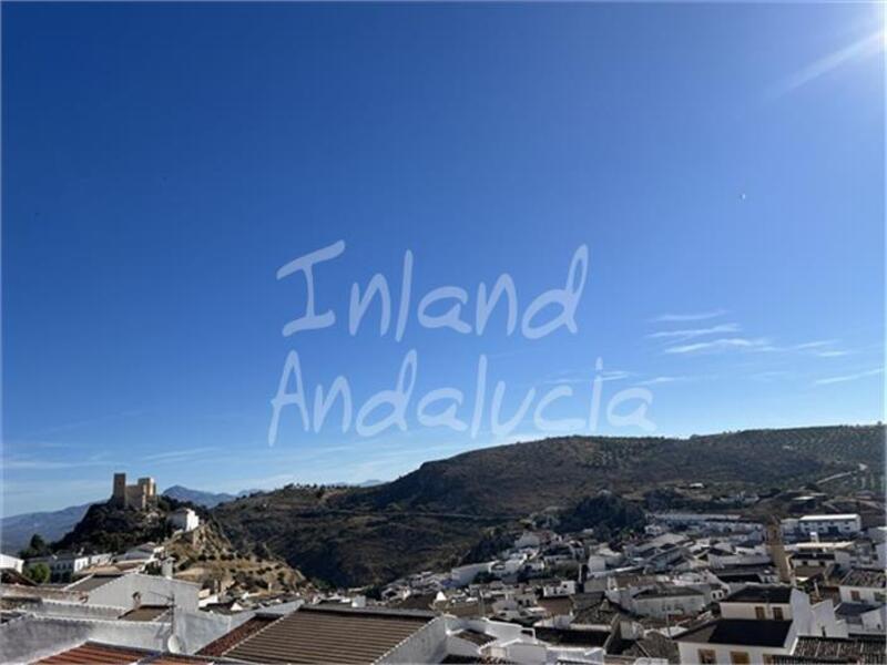 5 bedroom Townhouse for sale