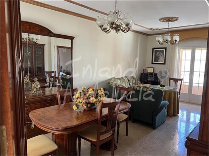 5 bedroom Townhouse for sale