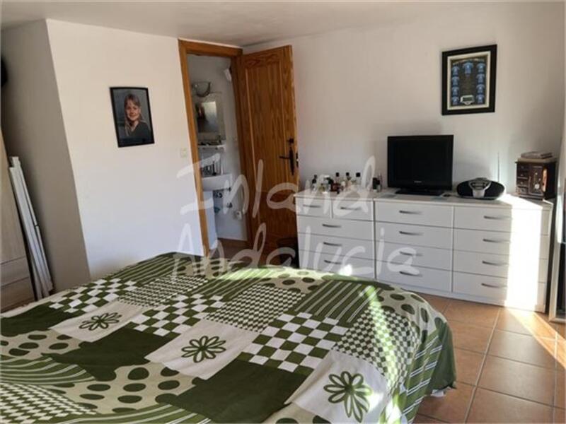 3 bedroom Townhouse for sale