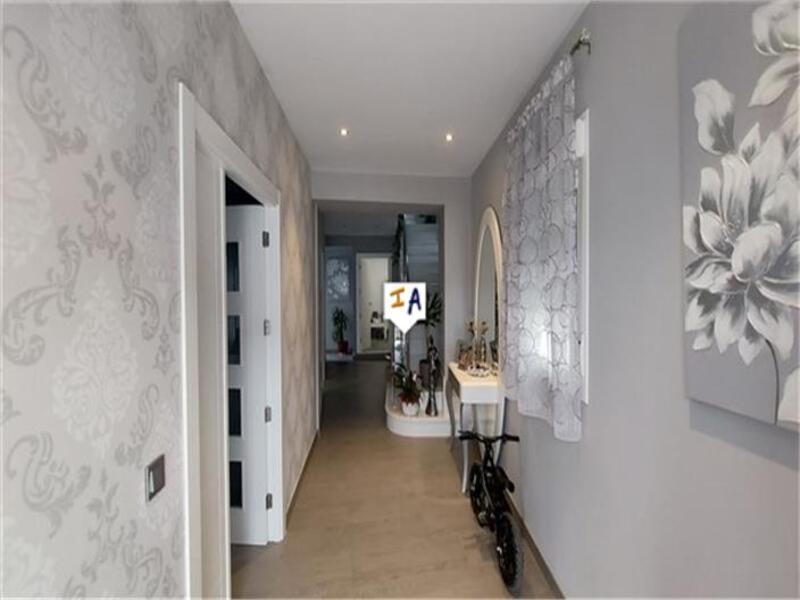 4 спальная комната городская тюрьма продается