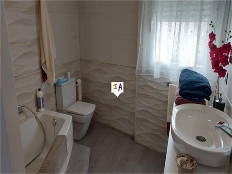 4 спальная комната городская тюрьма продается