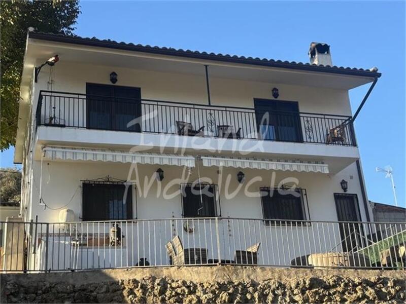 6 soverom Herregård til salgs