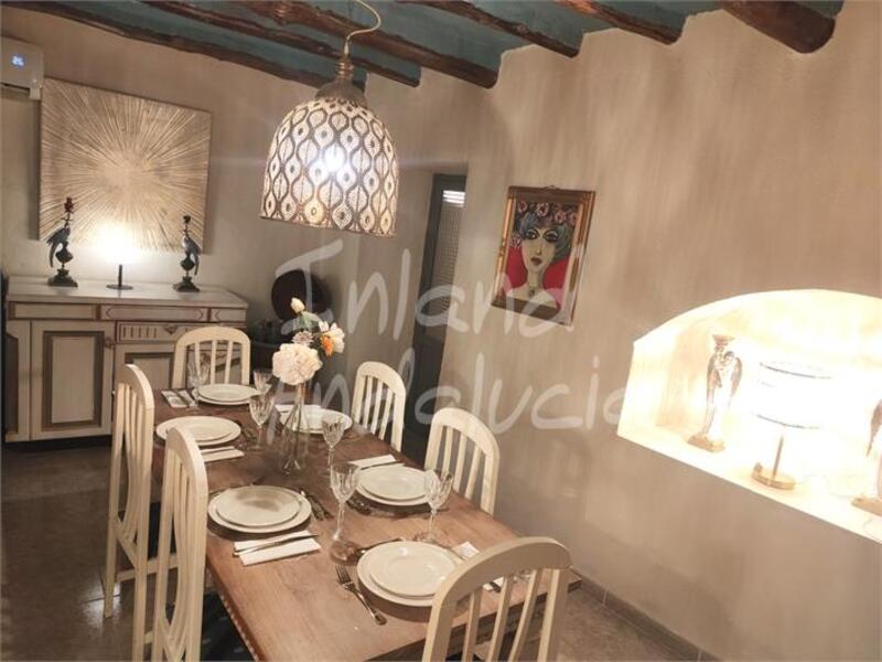 6 спальная комната городская тюрьма продается