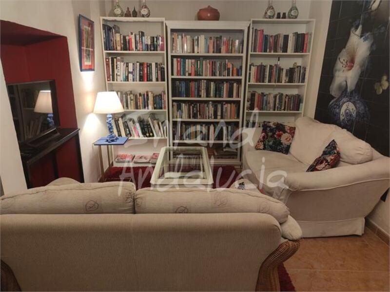 6 спальная комната городская тюрьма продается