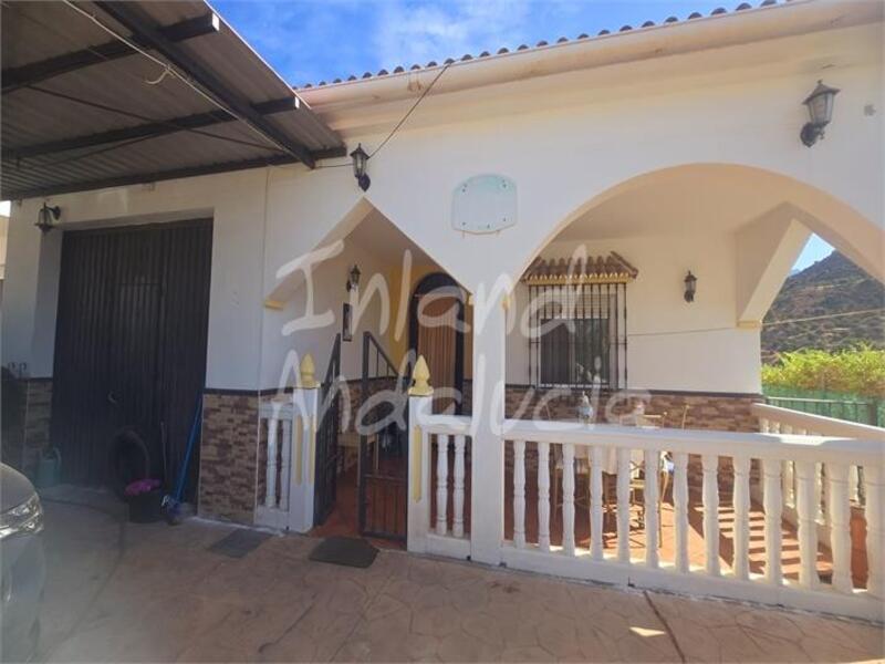 3 bedroom Country House for sale 3 bedroom Country House for sale