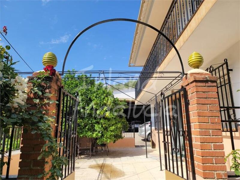 4 chambre Auberge à vendre