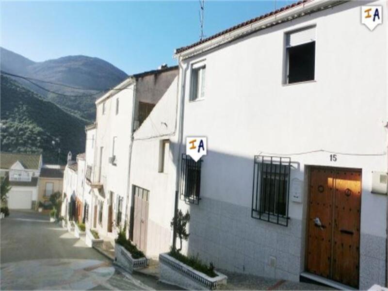 Townhouse for sale in Valdepeñas de Jaen, Jaén