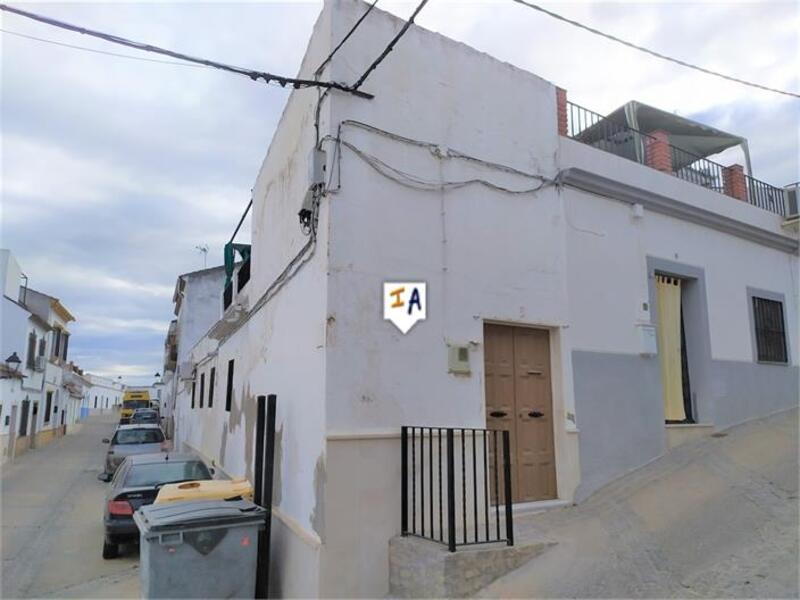 Townhouse for sale in Almodovar del Rio, Córdoba