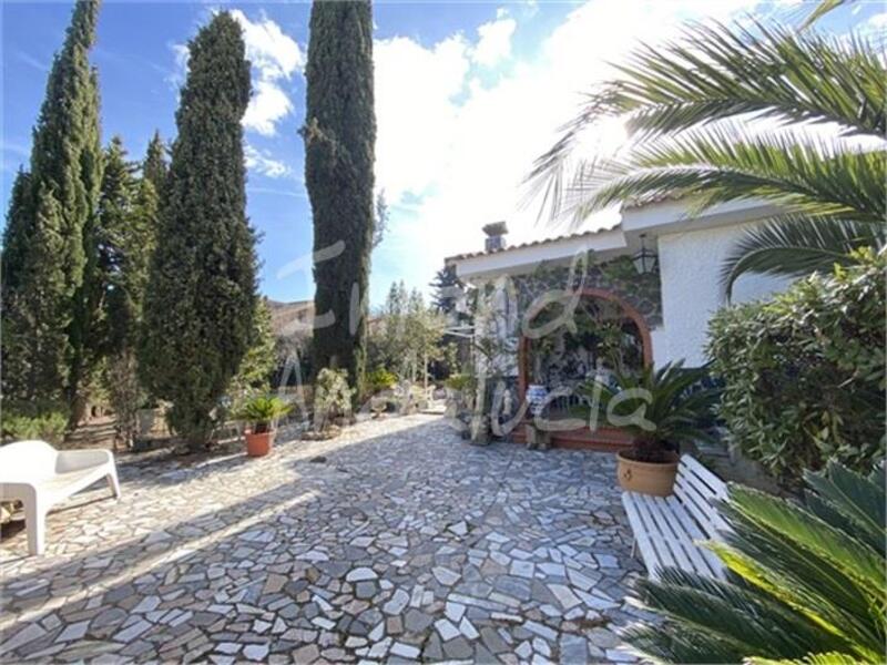 3 bedroom Country House for sale