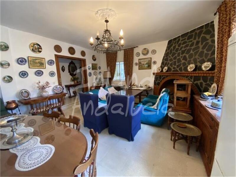 3 bedroom Country House for sale