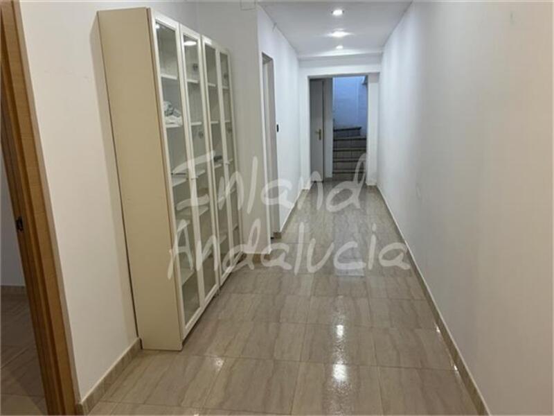 3 slaapkamer Gezinswoning Te koop