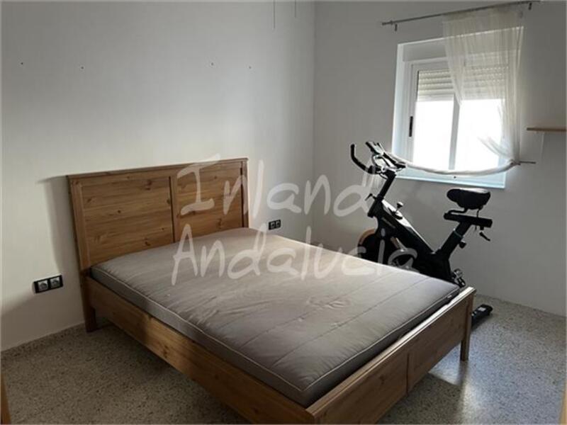 3 slaapkamer Gezinswoning Te koop