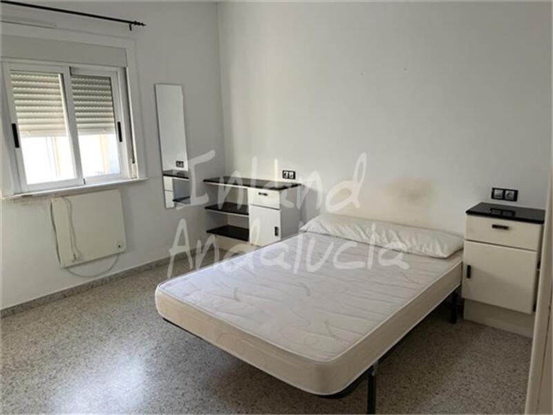 3 slaapkamer Gezinswoning Te koop