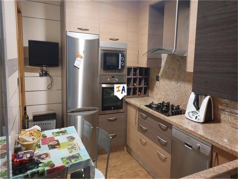 6 bedroom Townhouse for sale