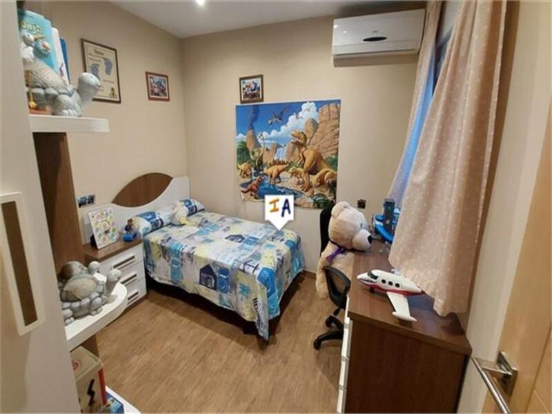 6 bedroom Townhouse for sale