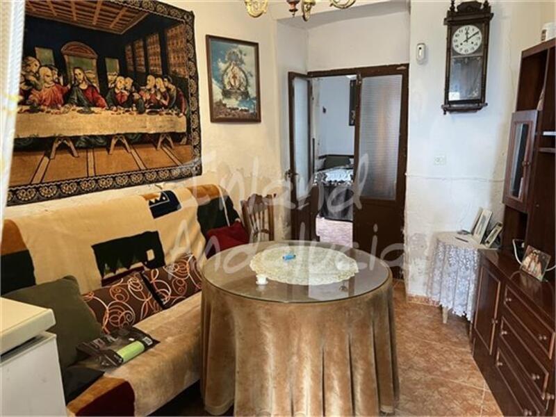 4 bedroom Townhouse for sale