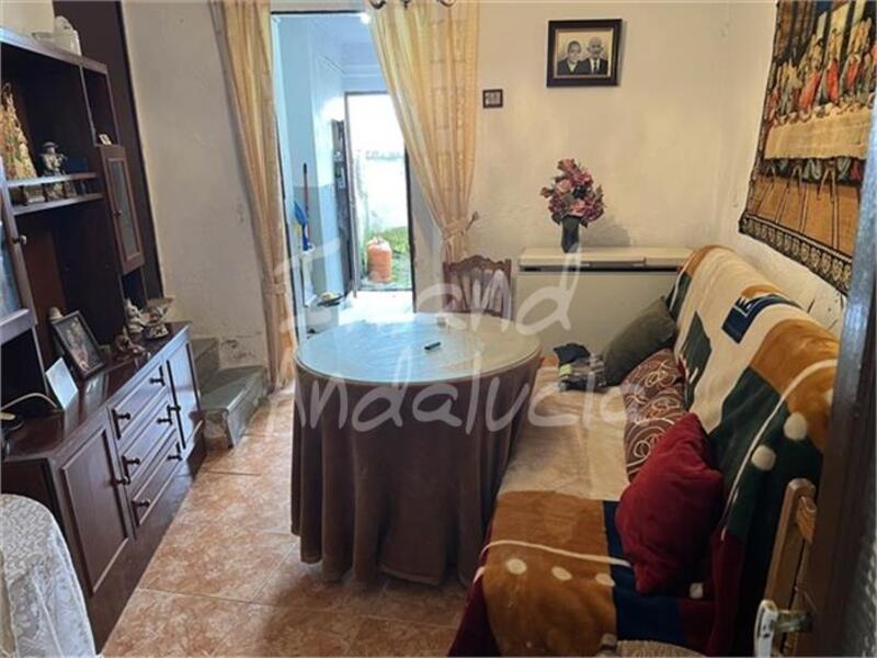 4 bedroom Townhouse for sale