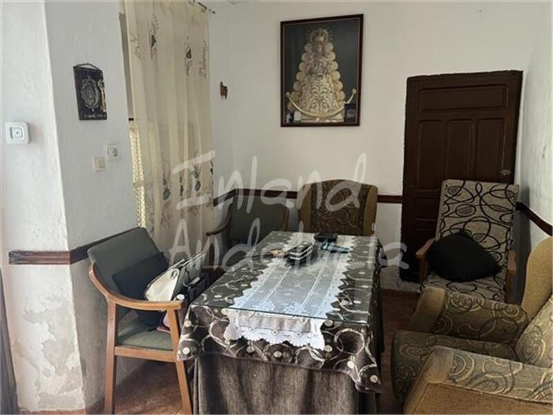 4 bedroom Townhouse for sale