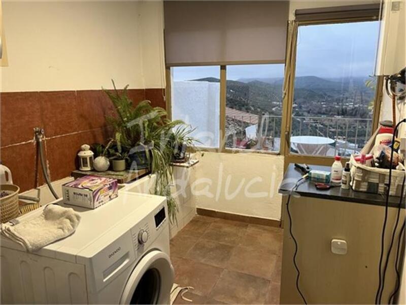 8 soveværelse Byhus til salg